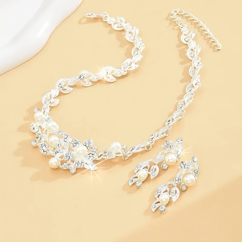 Beautiful Elegant Silver-plated Necklace and Earrings Set