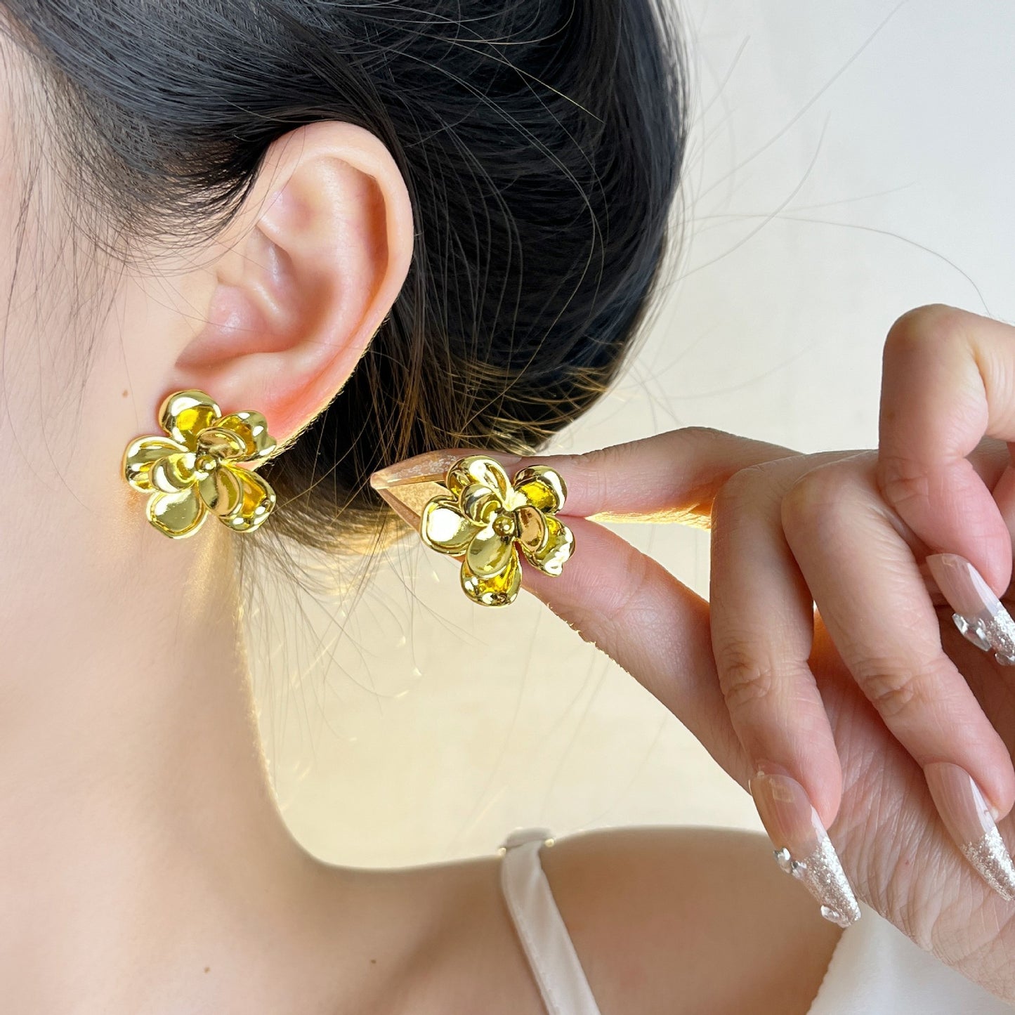 EvaSparc Flower Stud