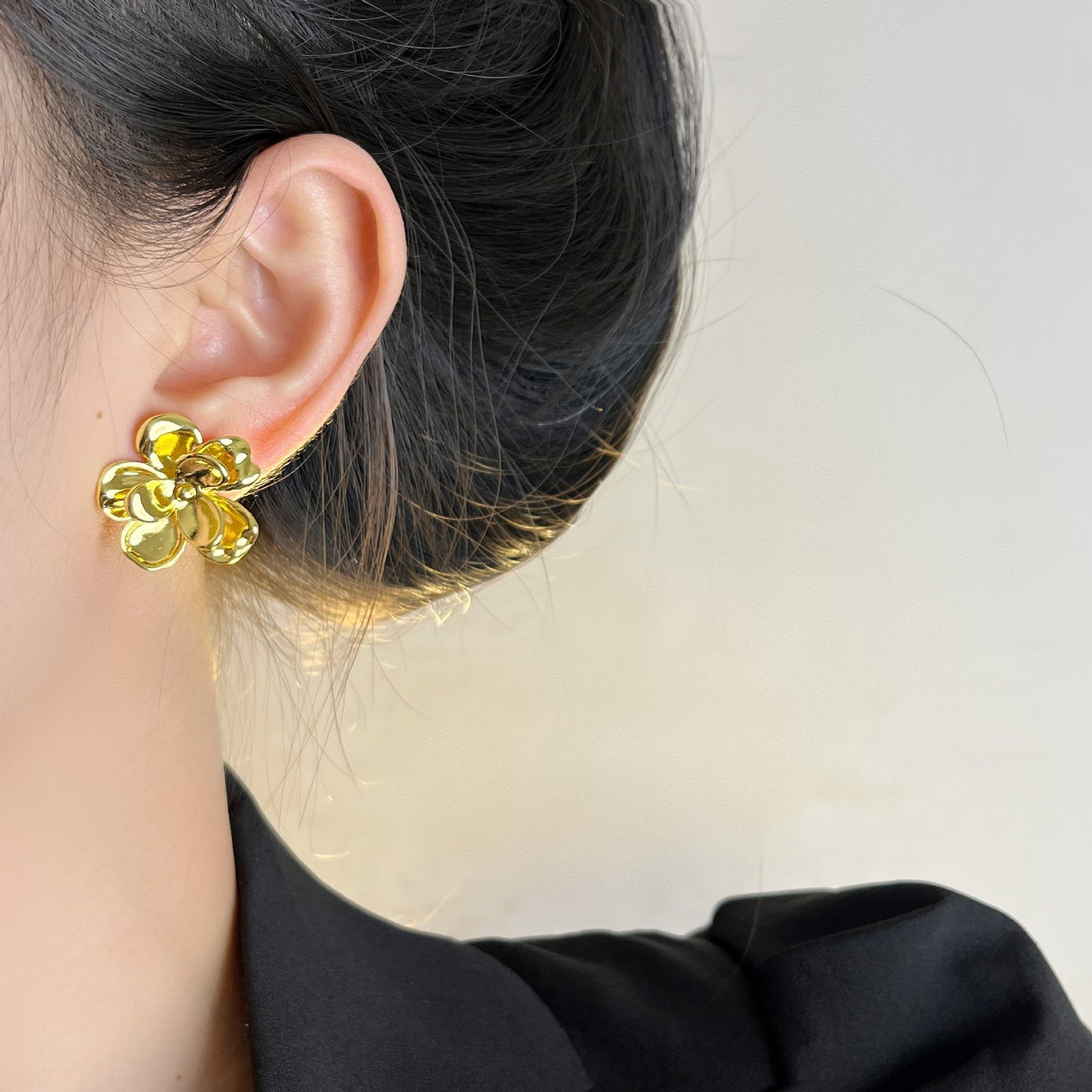 EvaSparc Flower Stud